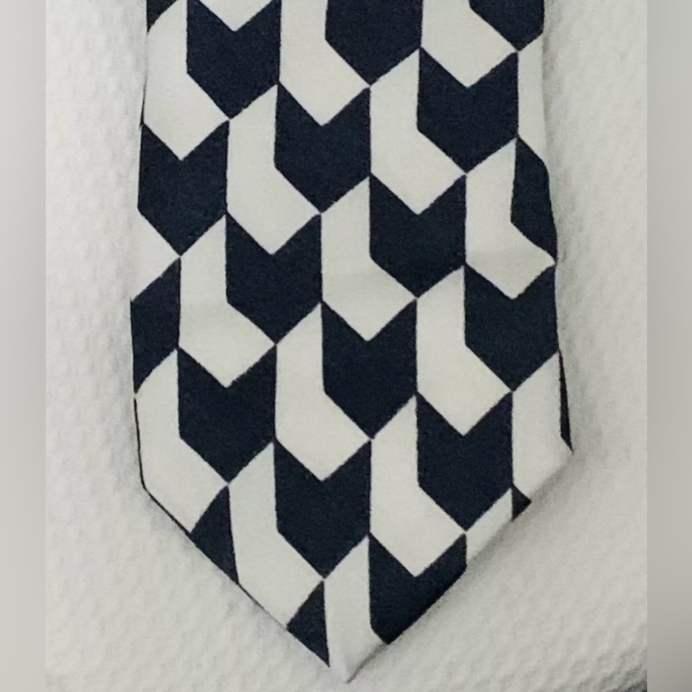 D&G By Dolce & Gabbana VTG Black & White Geometric Men’s Slim Tie